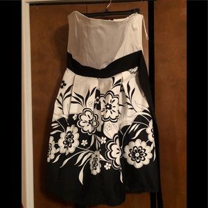 Black and White Strapless Party dress.